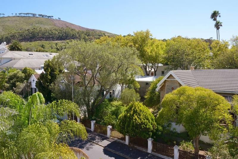 2 Bedroom Property for Sale in Tamboerskloof Western Cape